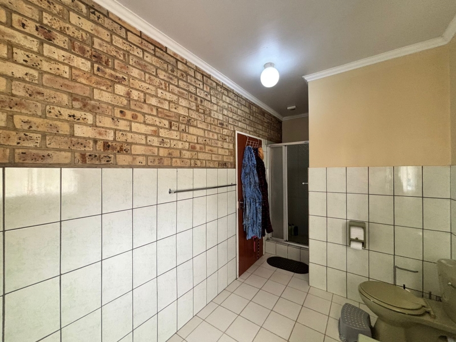 4 Bedroom Property for Sale in La Hoff North West